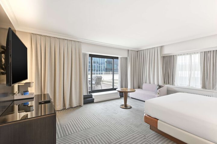 Room 26 of 125