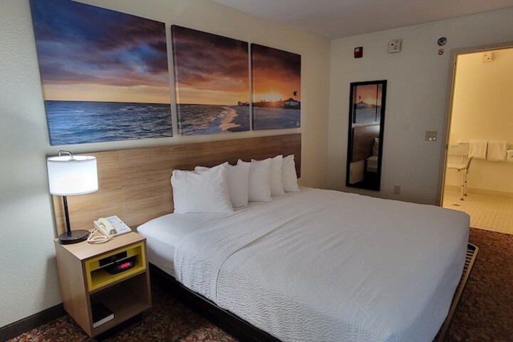 Room 36 of 41