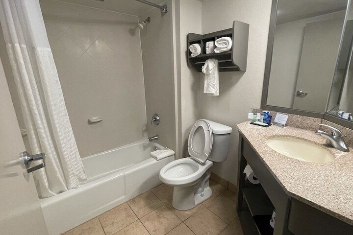 Room 16 of 30