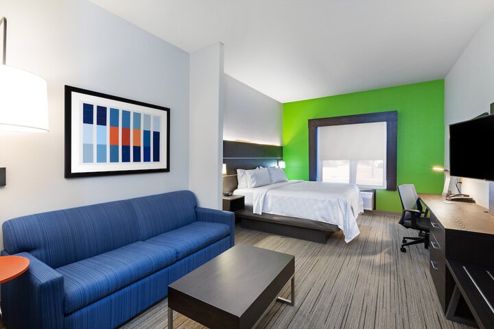 Room 25 of 41