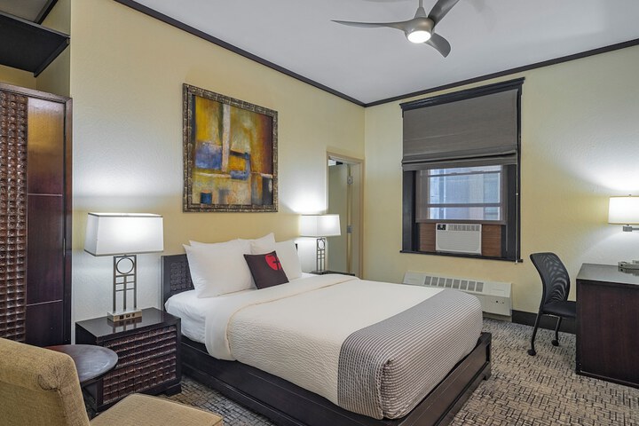 Room 48 of 71
