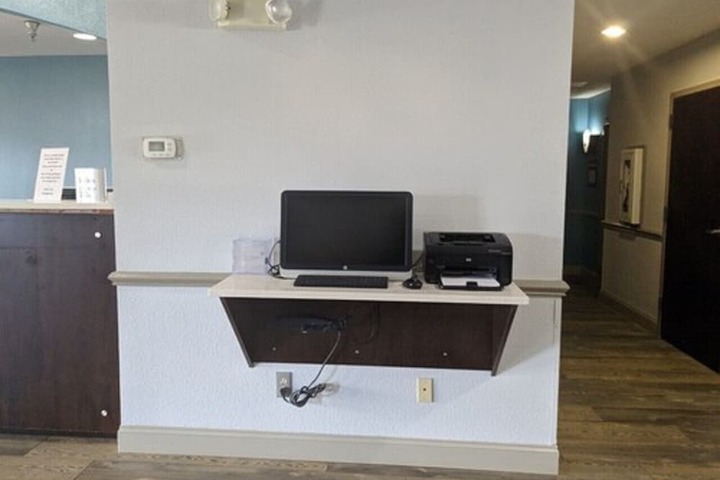Business Center 32 of 32