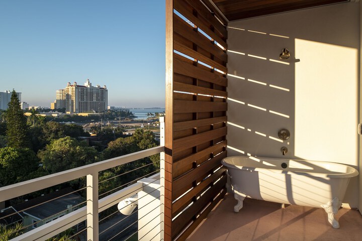 The Sarasota Modern a Tribute Portfolio Hotel