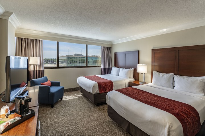 Comfort Inn & Suites at Copeland Tower