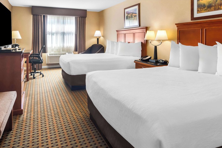 Best Western Plus Osoyoos Hotel & Suites