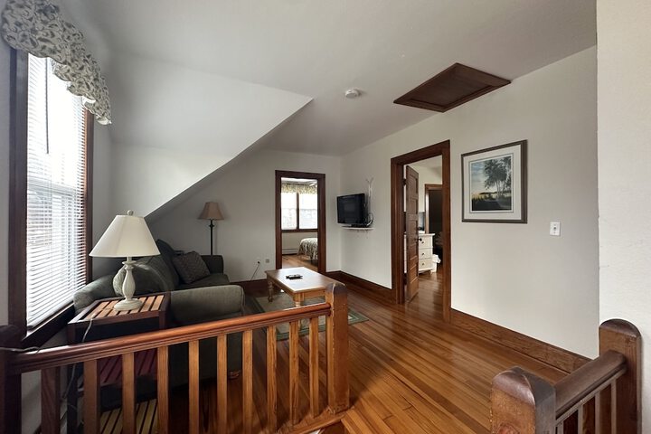 Room 35 of 136