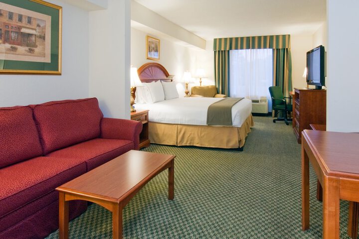 Room 17 of 46