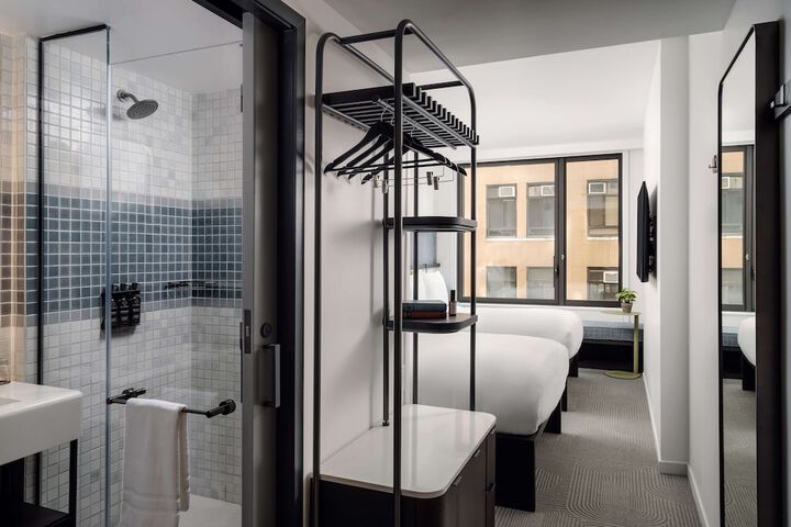 Room 13 of 62
