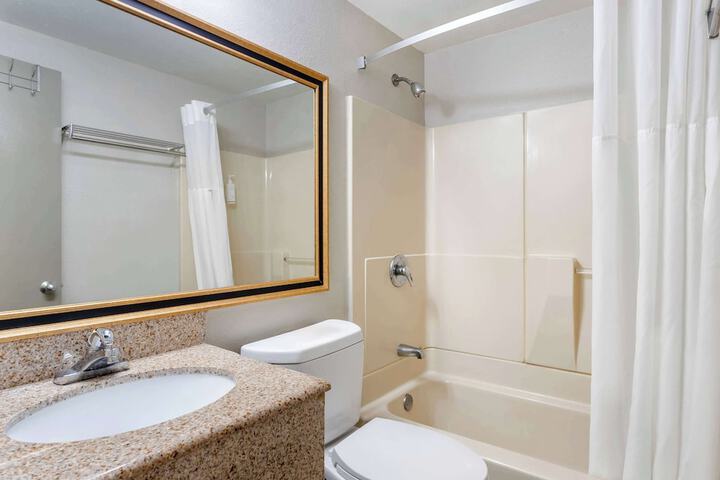 Days Inn by Wyndham Wrightstown McGuire AFB / Bordentown