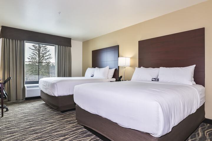 Cobblestone Hotel & Suites - Rhinelander