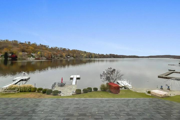 Candlewood Lake House