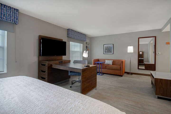Room 10 of 30