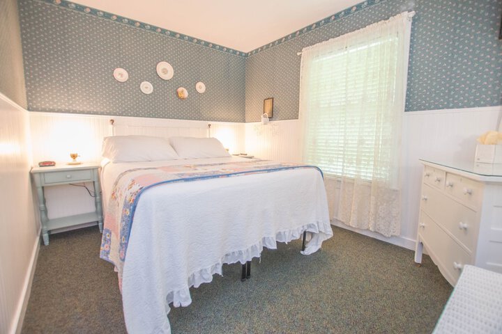 Room 106 of 162
