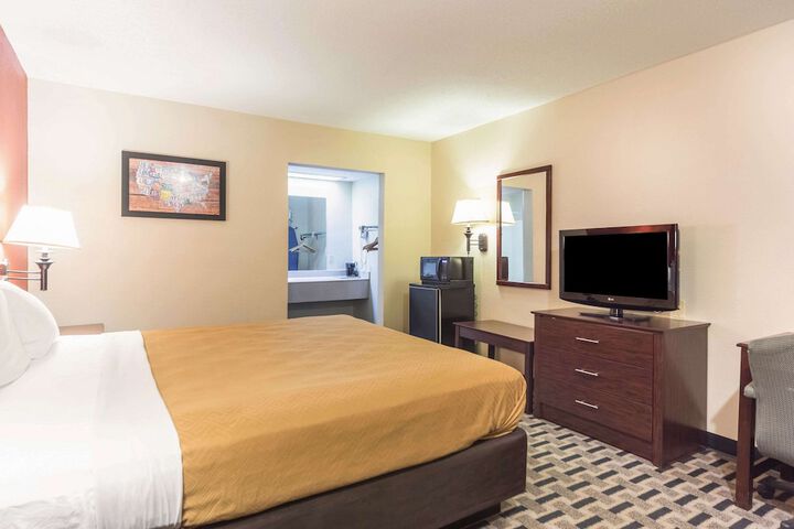 Room 8 of 21
