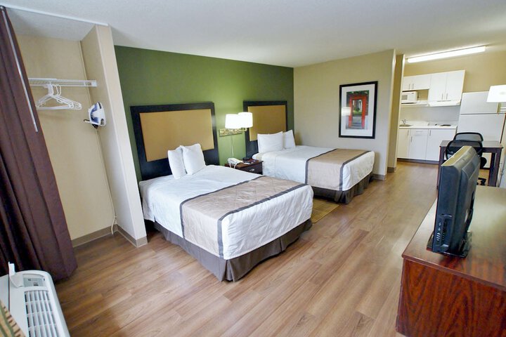 Room 10 of 24