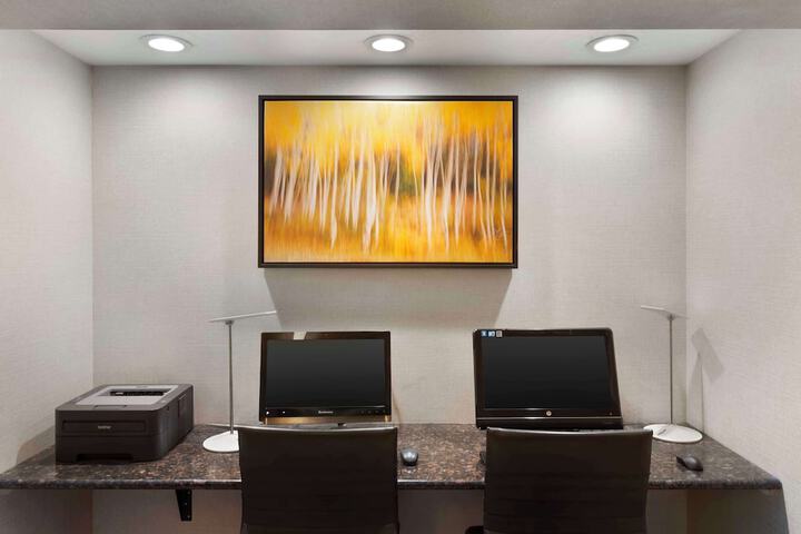 Business Center 37 of 37