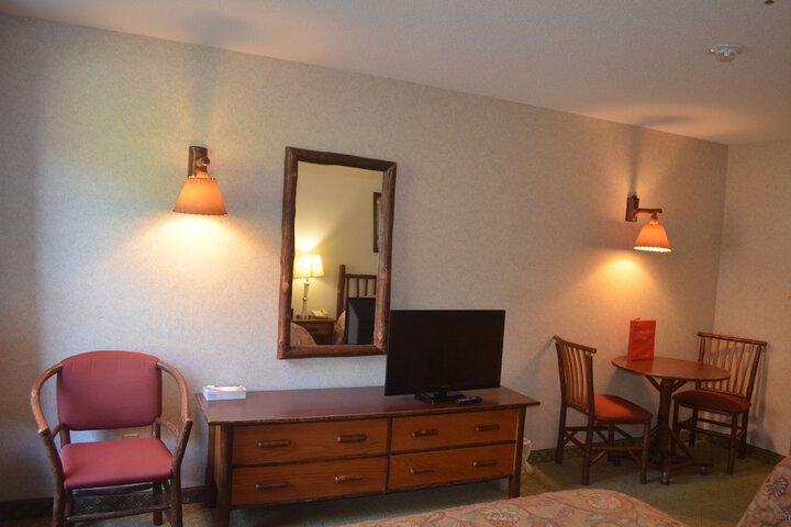 Room 17 of 38