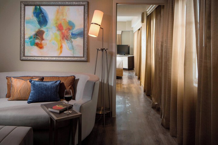 Room 13 of 20
