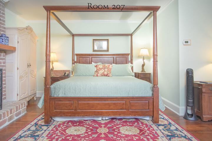 Room 94 of 170