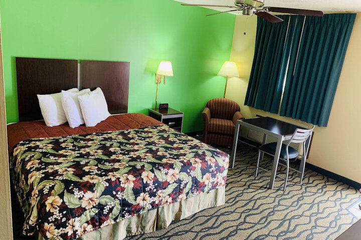 Room 8 of 26