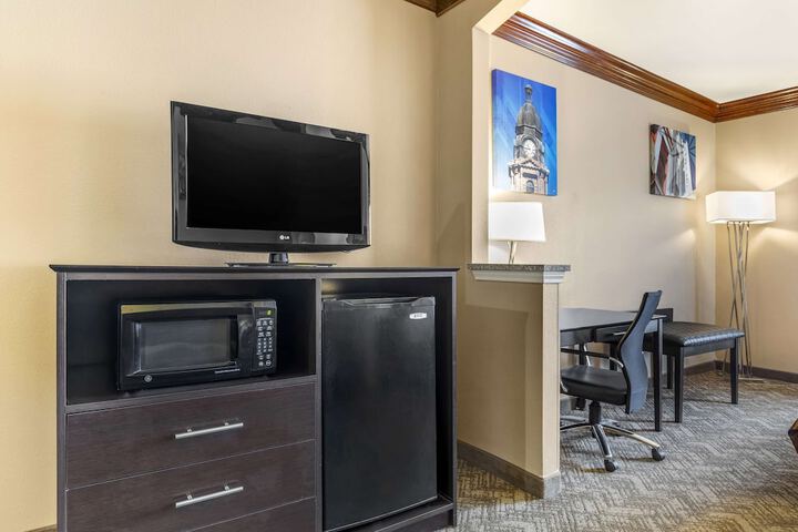 Room 28 of 35