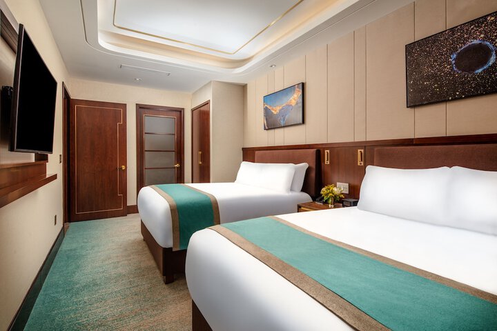 Room 34 of 82