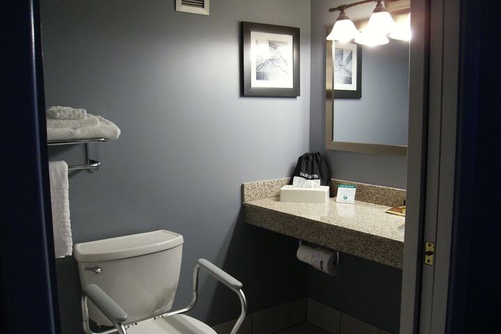 Best Western Plus Bradford Inn