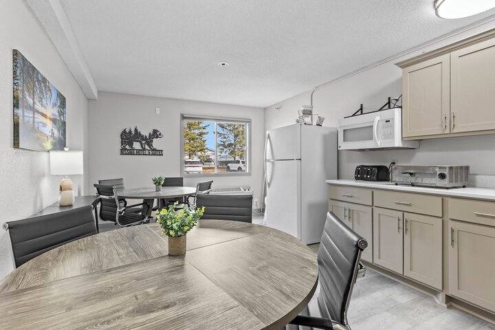 Nisswa Hotel and Suites