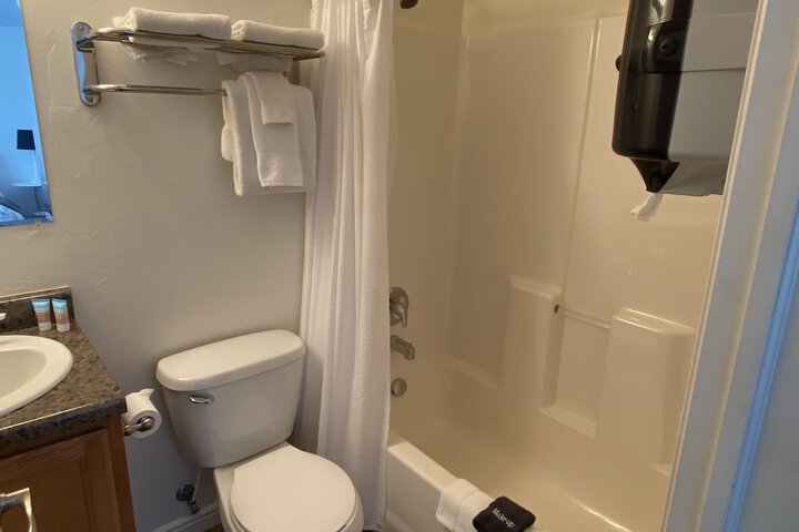 Room 18 of 28