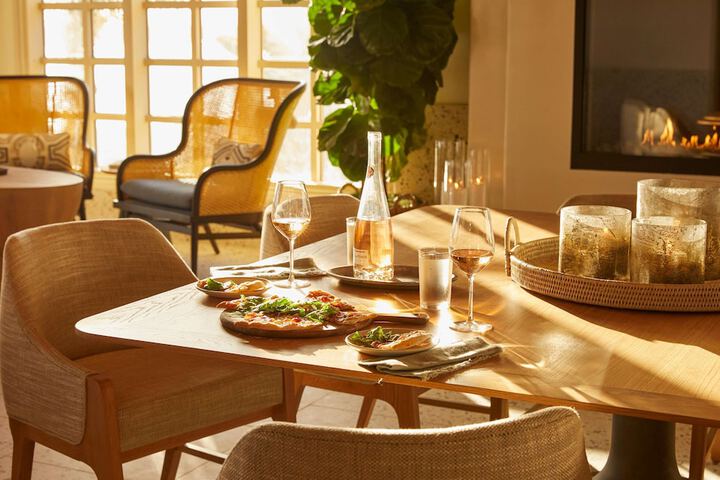 Dining 74 of 127