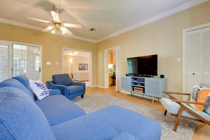 Chic Home w / Club Access Near Bay St. Louis!