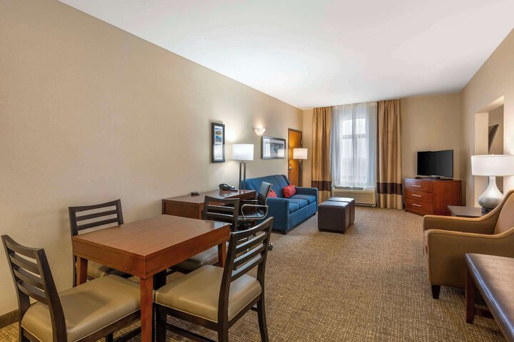 Room 22 of 38