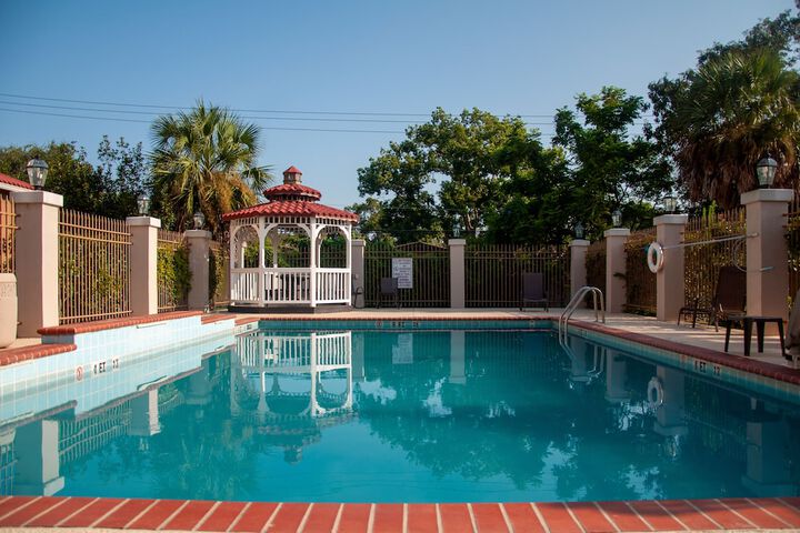 Pool 2 of 25