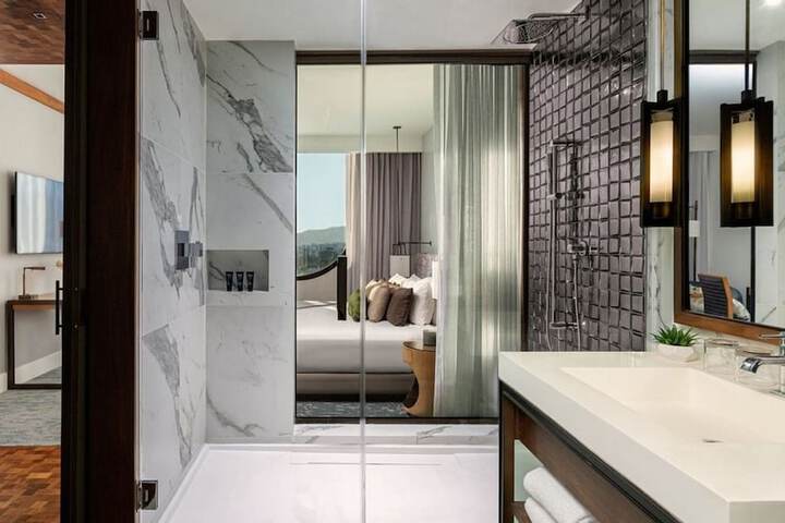 Dream Hollywood by Hyatt