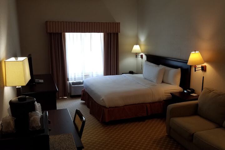 Room 33 of 67