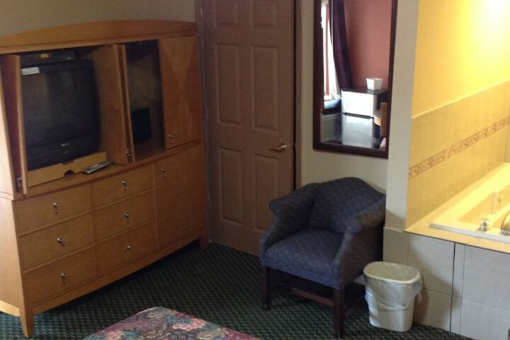 Room 18 of 30