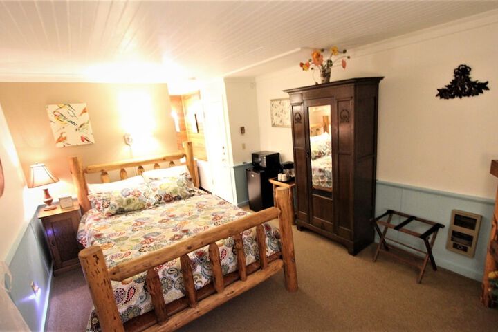Alexanders Lodge