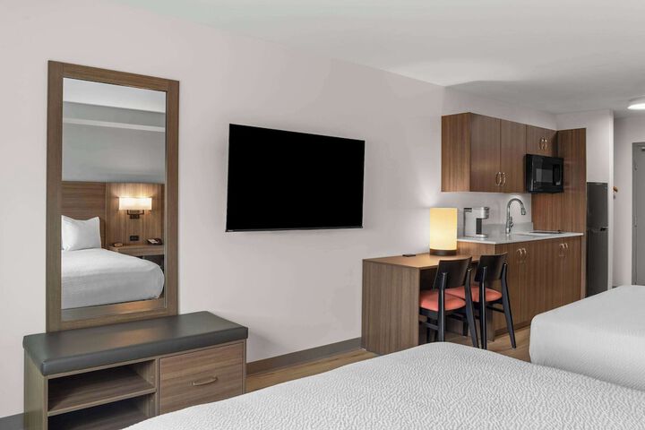Days Inn by Wyndham Steinbach