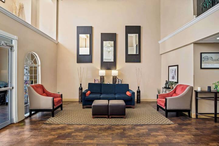 Hotel Interior 7 of 43