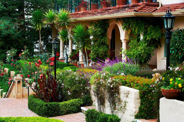 La Playa Hotel