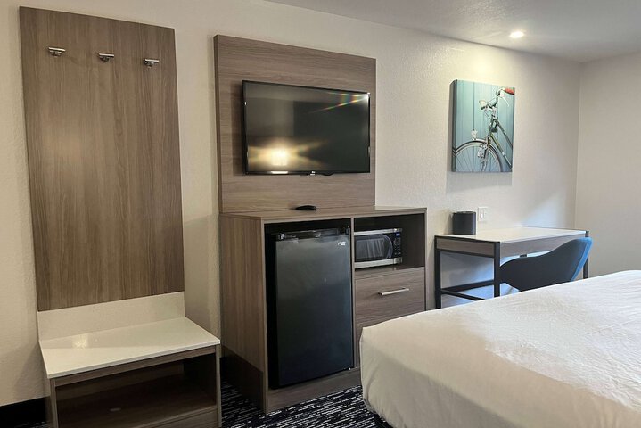 Room 28 of 52