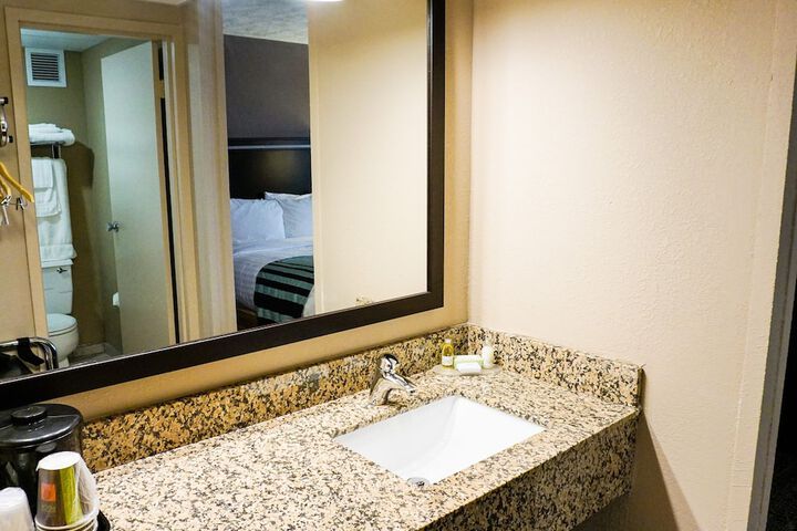 Boarders Inn & Suites by Cobblestone Hotels – Grand Island