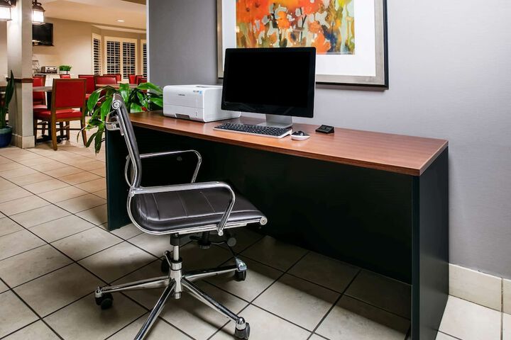 Business Center 17 of 17