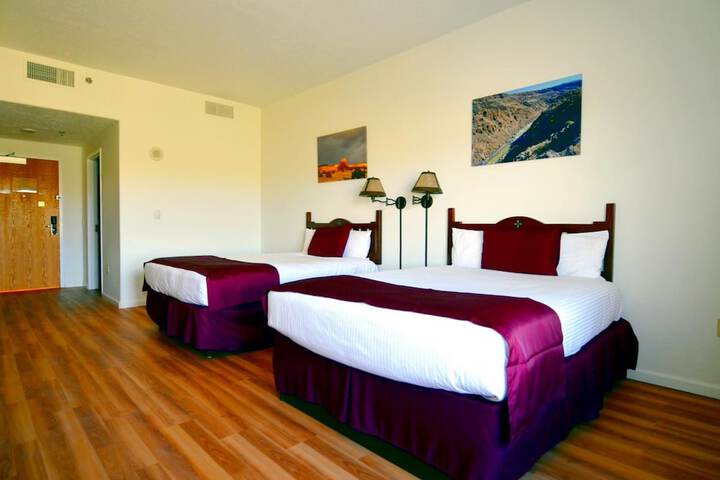 Room 17 of 28