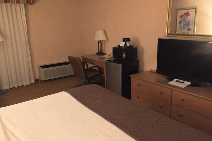 Room 9 of 34