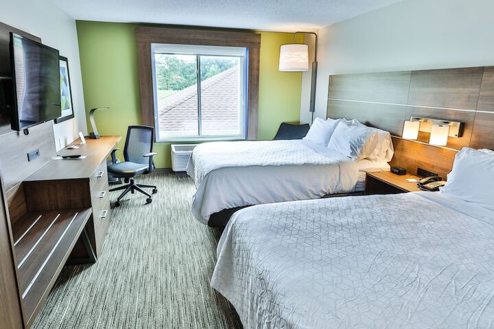 Room 10 of 26