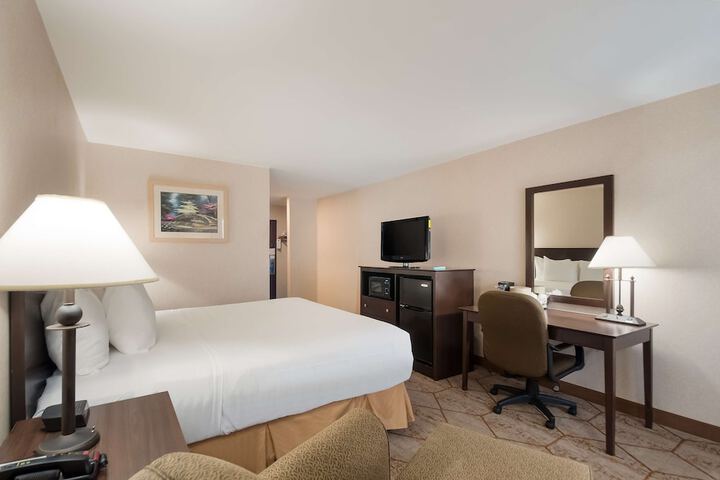 Room 9 of 27