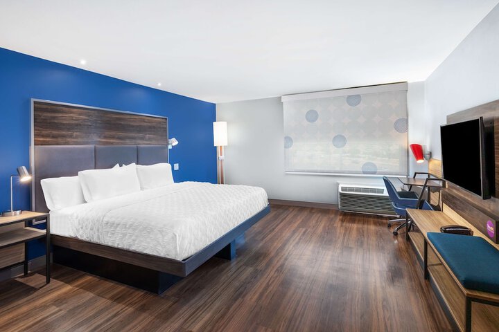 Room 15 of 25