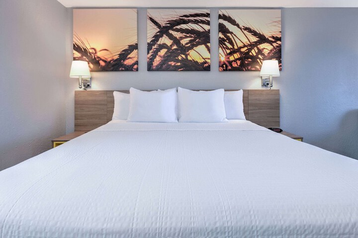 Room 15 of 41