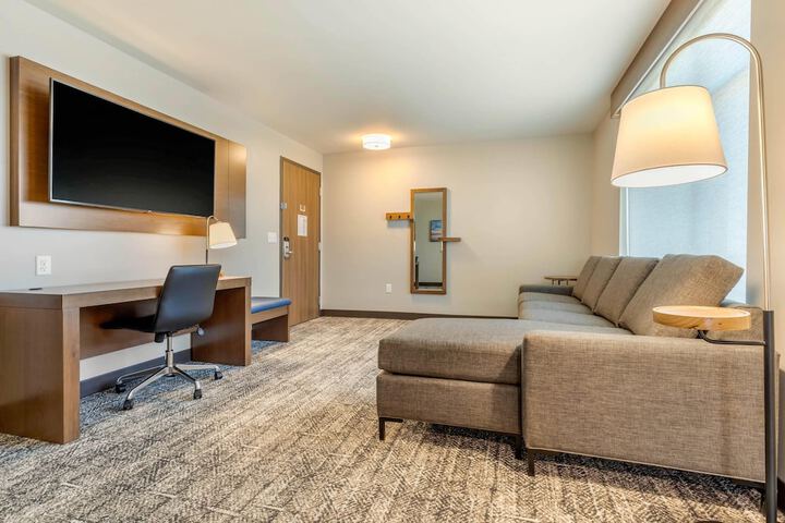 Cambria Hotel Davenport Quad Cities
